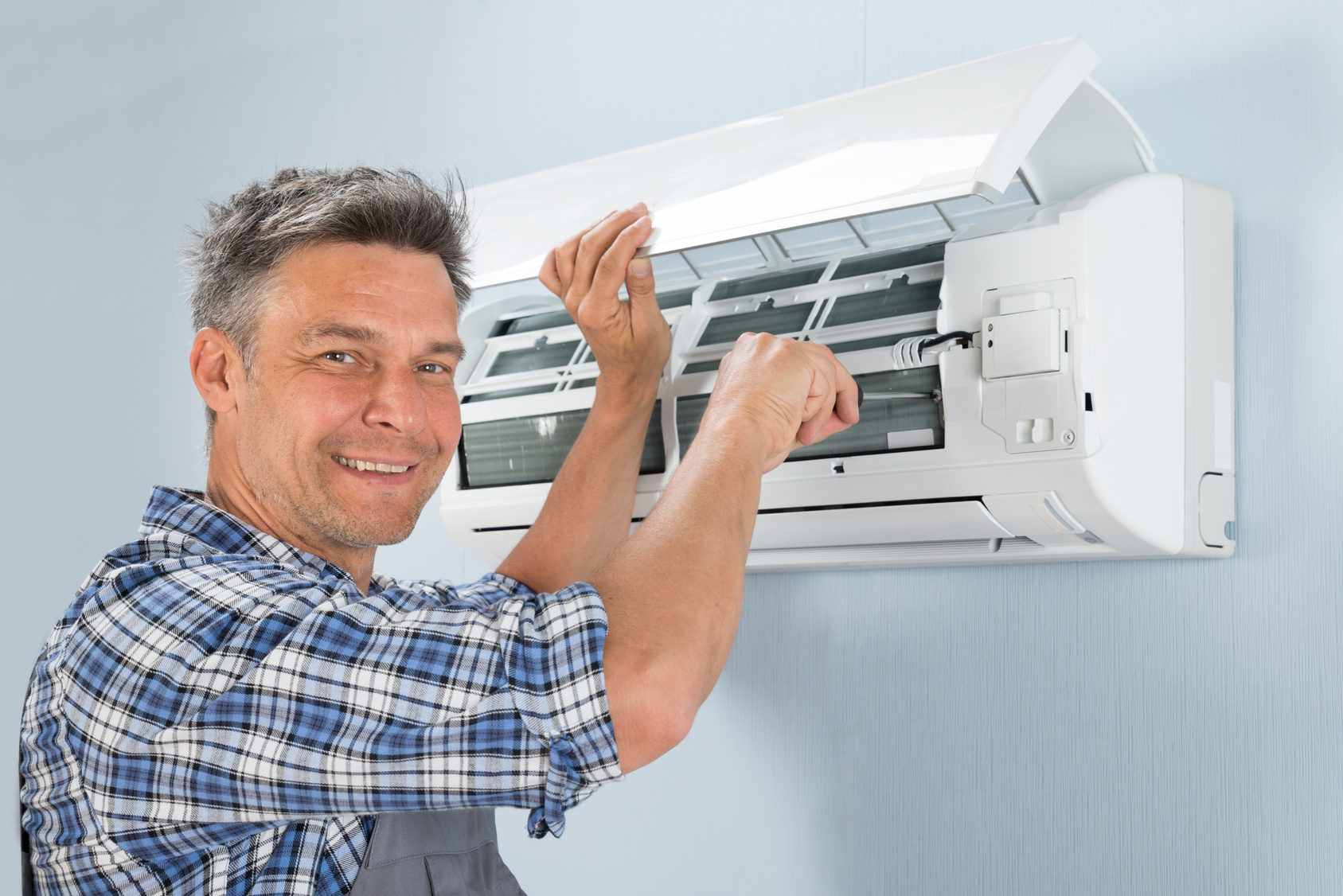 Установка кондиционера в Новосибирске в октябре