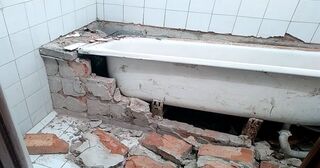 Демонтаж ванны в Новосибирске от Мастер24 — быстро, недорого, вывоз старой ванны от 1017 руб.